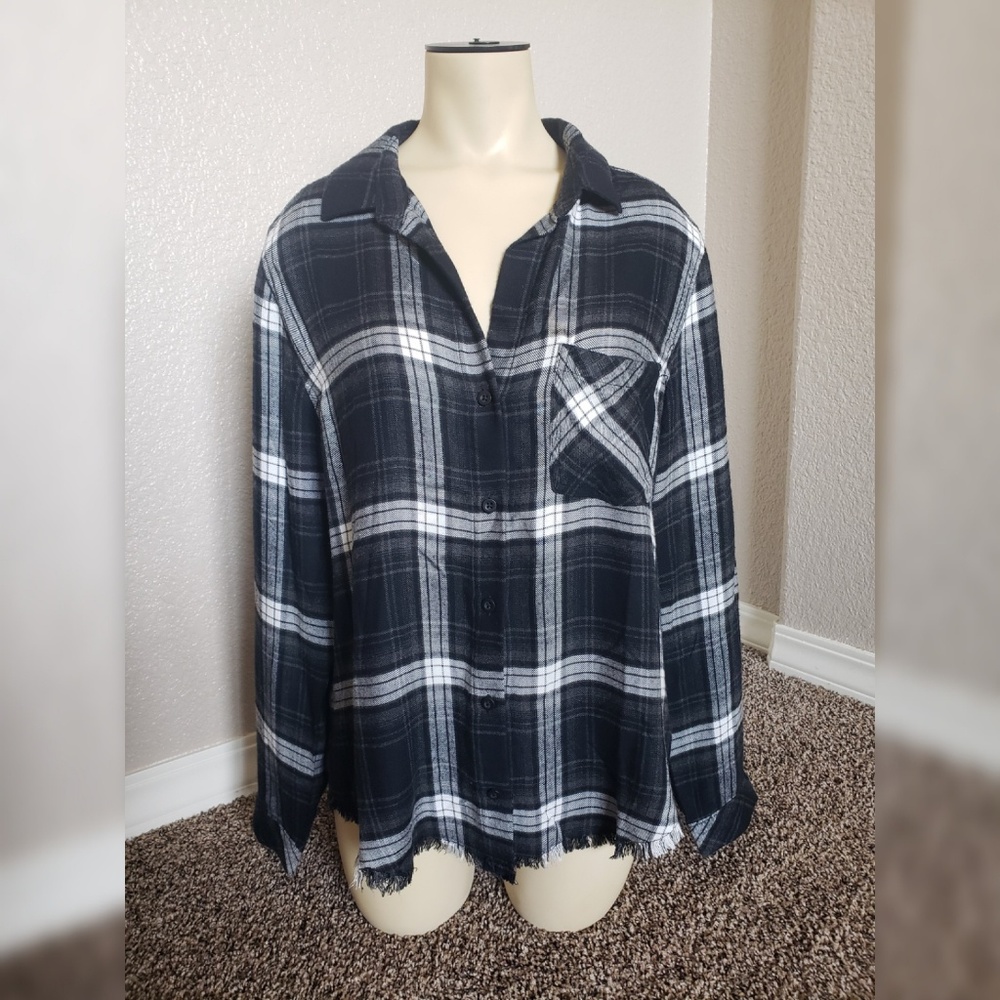 Cloth & Stone Fray Hem Flannel Buttondown - Picture 2 of 6